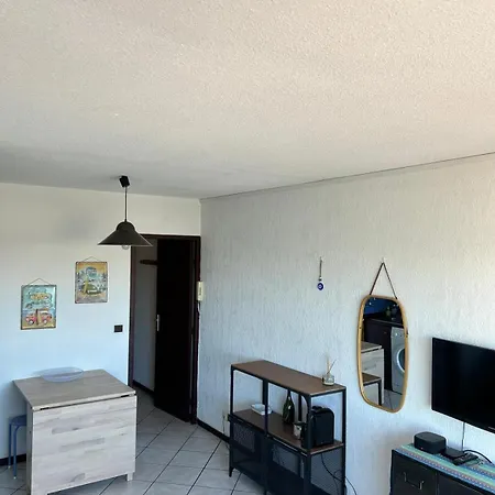 Apartment Canelle- Beau 2p,tout Confort, Vue Mer, Piscine Antibes